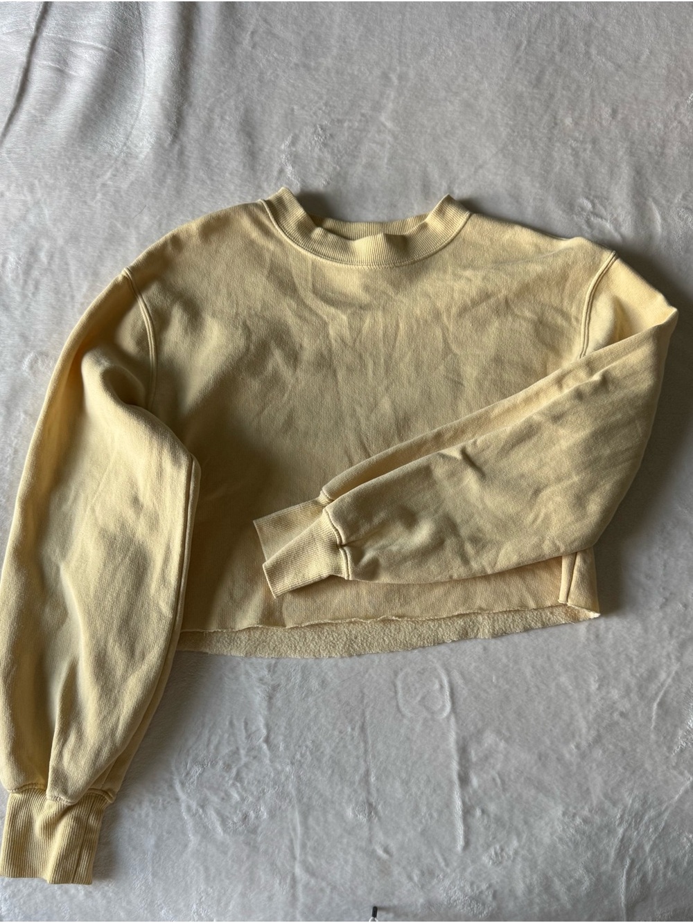 H&M Pale Yellow Cropped Crewneck Sweatshirt